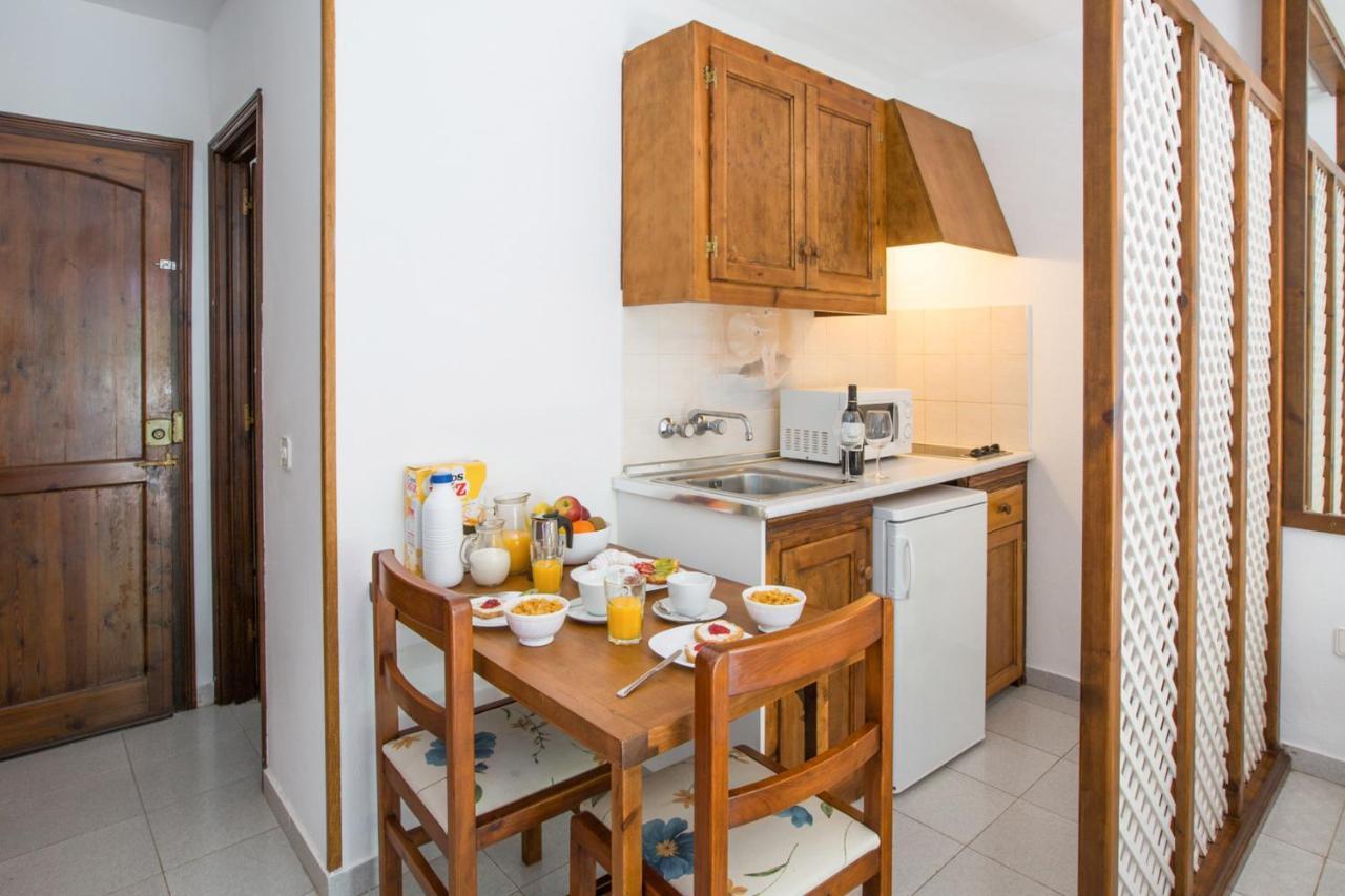 Estel Blanc Apartments - Adults Only Cala'N Blanes  Kamer foto